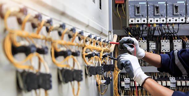Professional Electrician technician working in Hanover Park, IL